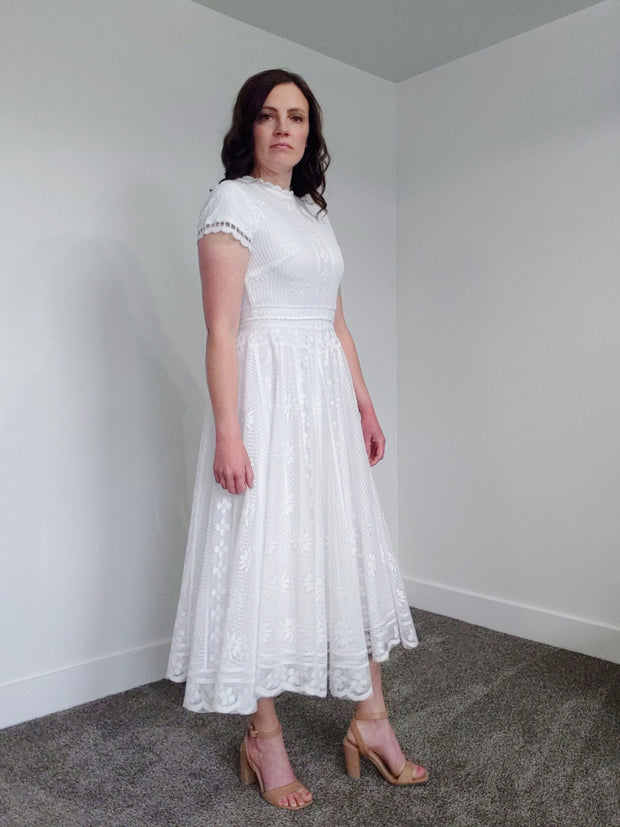Ivory Lacey Lace Dress | S-XL